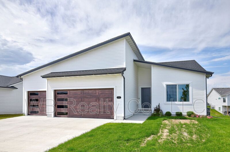 650 Napoli Ave, West Des Moines, IA 50266 House Rental in West Des