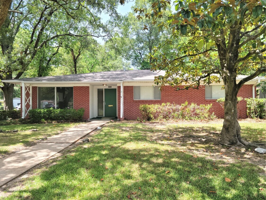 Primary Photo - 3550 Lazy Ln