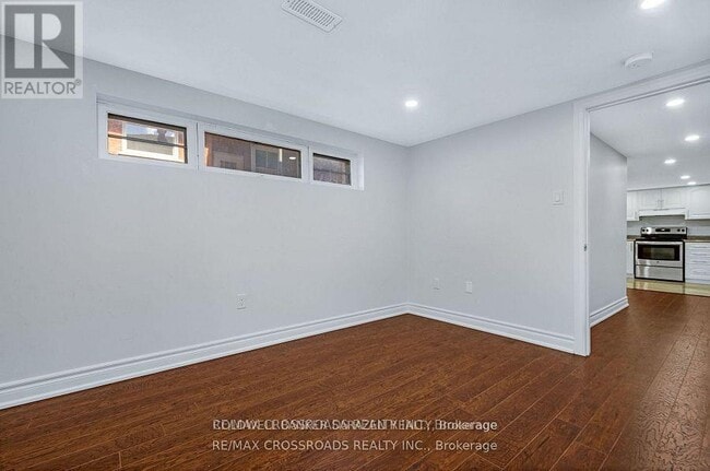 Building Photo - 2095 Haig Dr