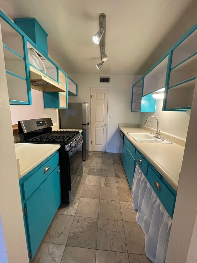 Foto principal - 15344 Weddington St