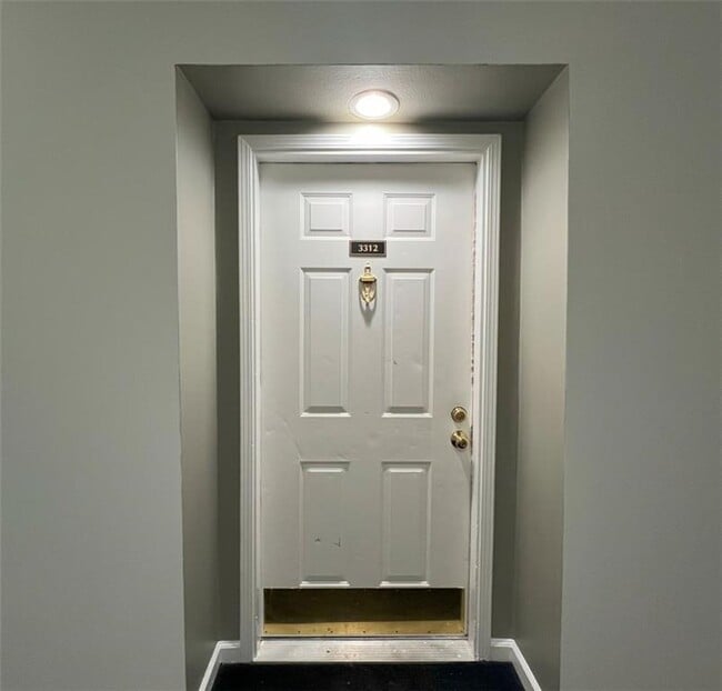 Foto del edificio - 3312 Pine Heights Dr NE