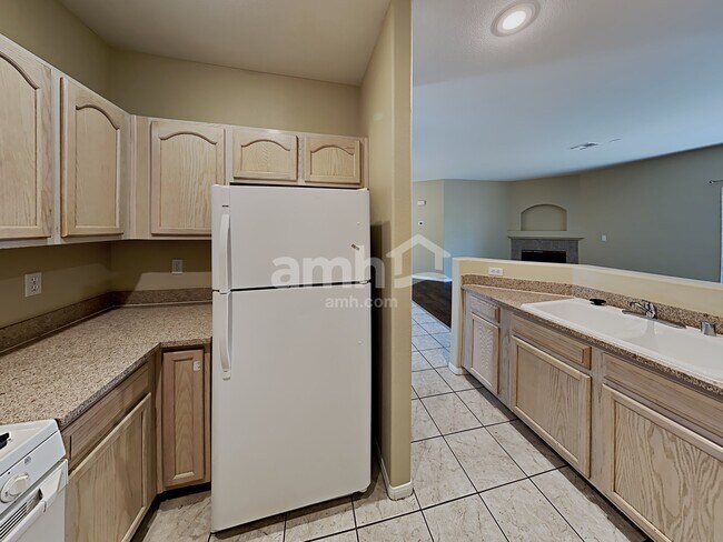 Foto del edificio - 8701 Red Brook Dr Unit 204