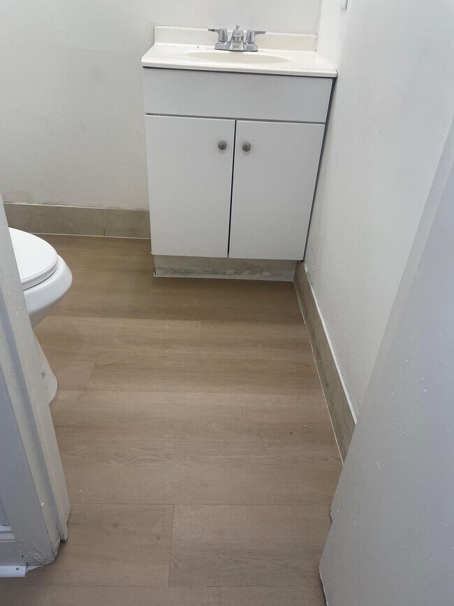 Foto del edificio - 2029 NW 46th Ave