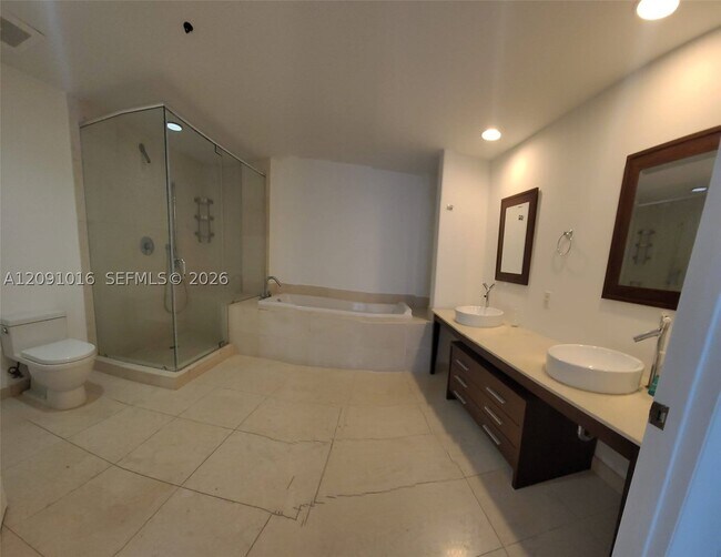 Foto del edificio - 475 Brickell Ave