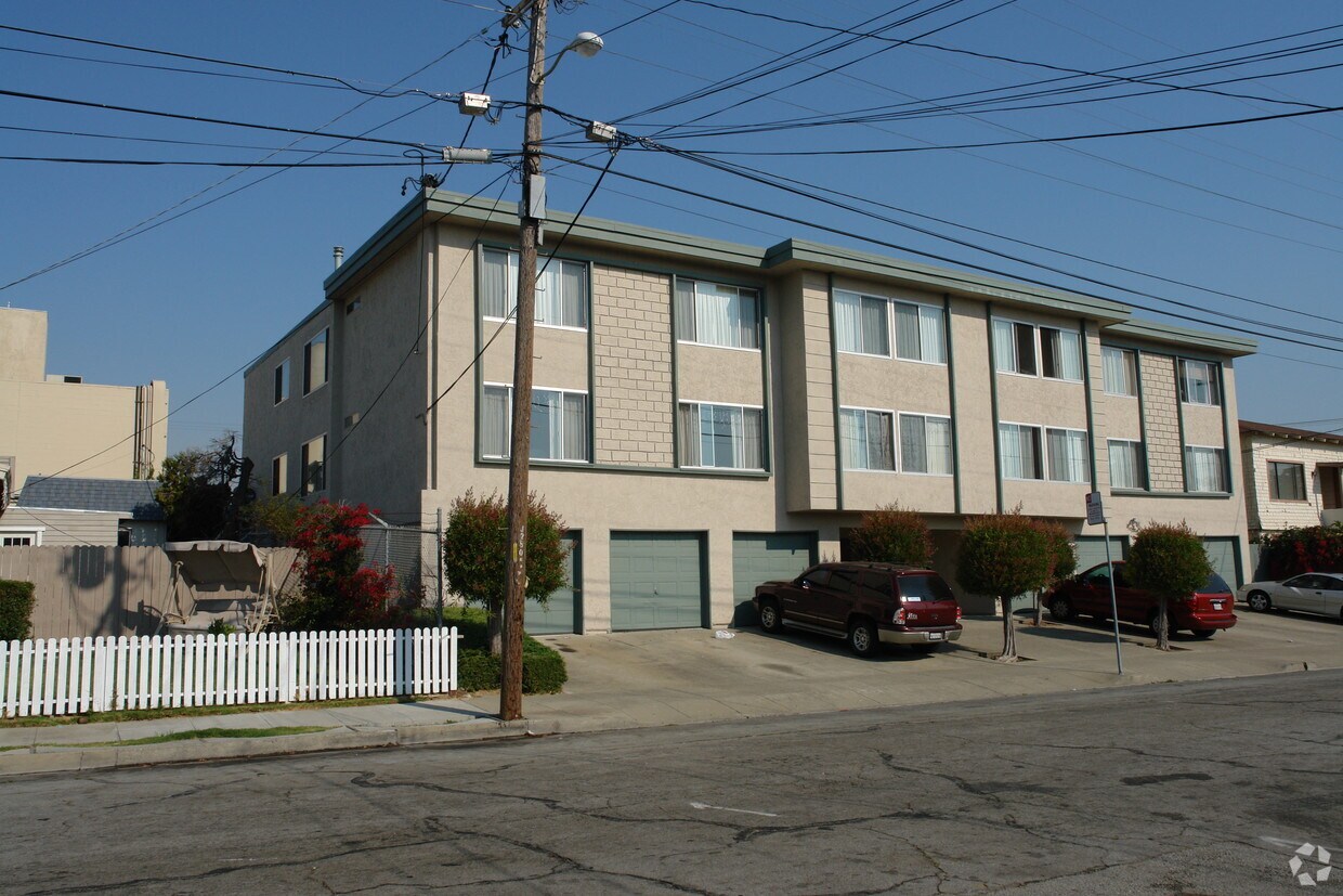 Primary Photo - 131 Santa Maria Ave