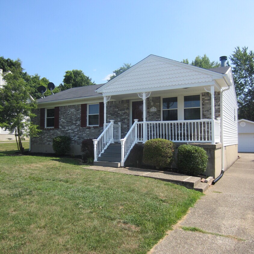 9818 Stanalouise Dr, Louisville, KY 40291 House Rental in Louisville