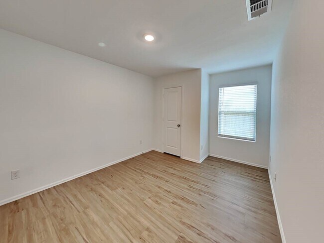 Building Photo - 22263 Stoney Ravine Dr