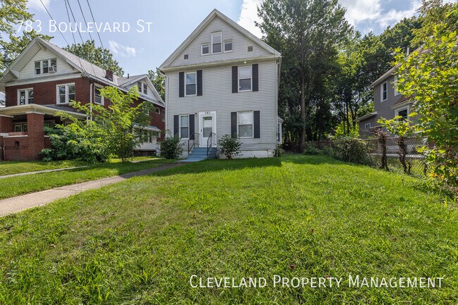 Foto del edificio - Renovated Akron Home
