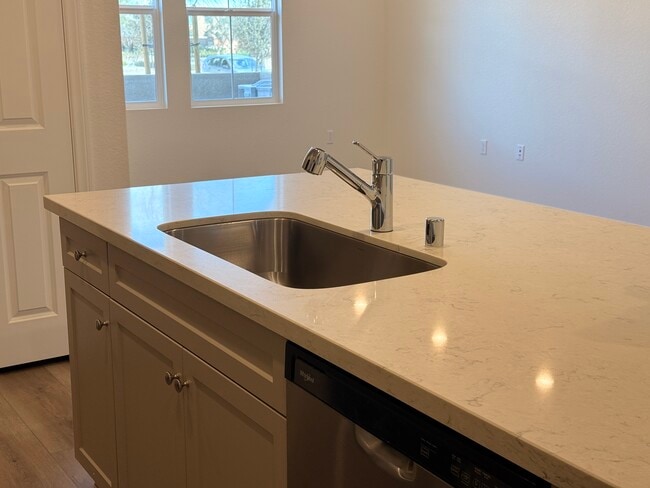 Kitchen Counter Top - 4249 E Rincon St