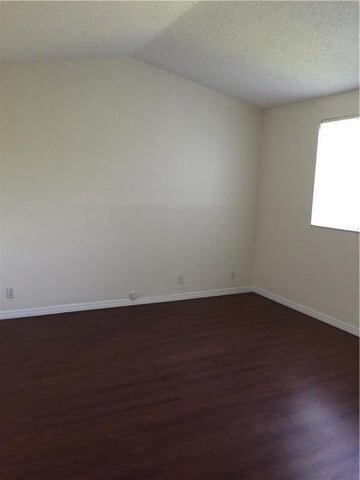 Foto del edificio - 686 Lone Pine Ln