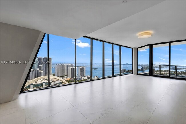 Foto del edificio - 1000 Biscayne Blvd