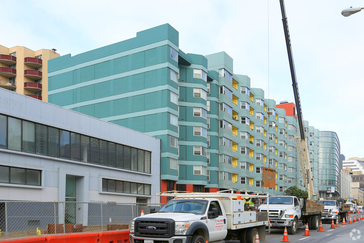 Building Photo - Woolf House Apartments