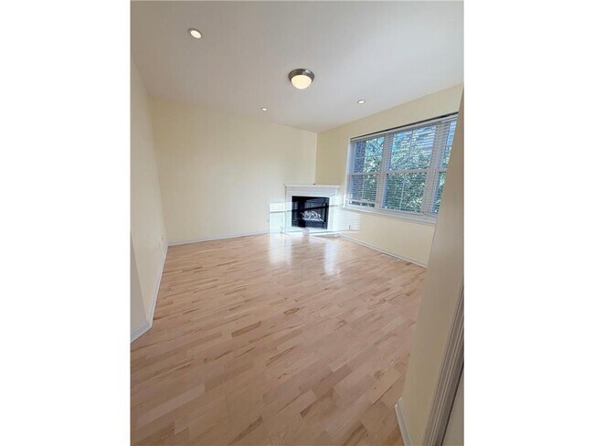 Foto del edificio - 8108 Norwood Ln N