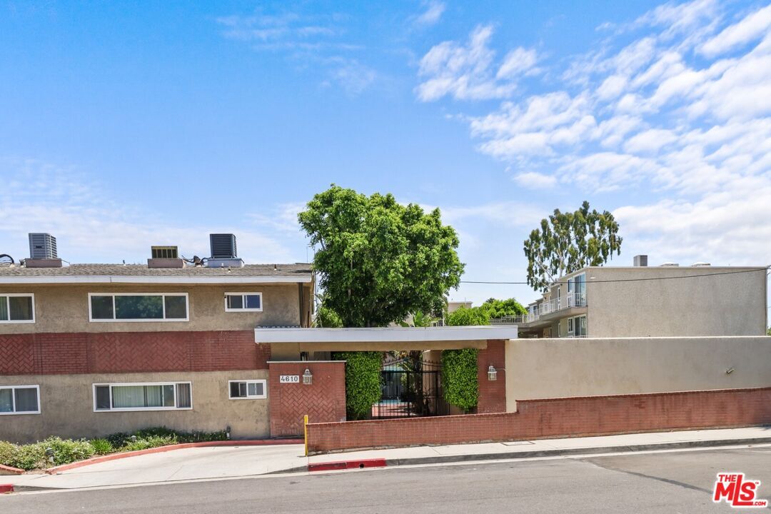 Primary Photo - 4610 Densmore Ave