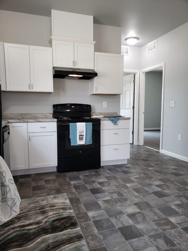 Building Photo - Syracuse Townhomes