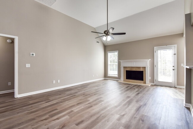 Building Photo - 125 Rockbridge Loop