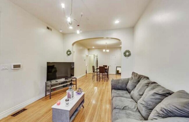 Foto del edificio - 1039 N Lawndale Ave