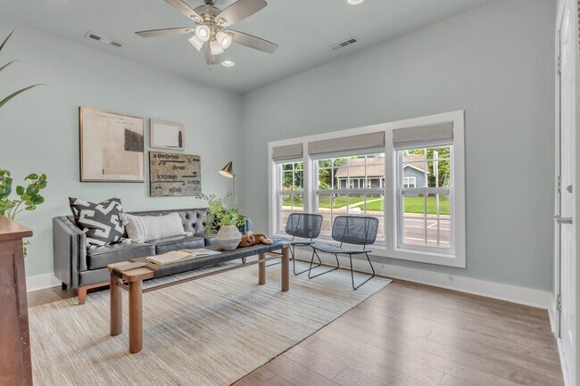 Foto del edificio - 1617 Dr DB Todd Jr Blvd