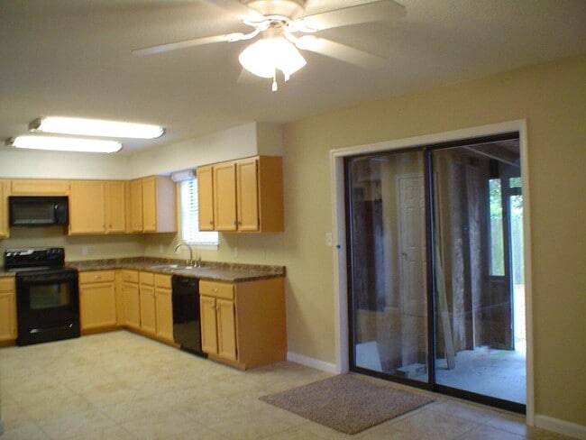 Building Photo - 205 Benning Dr