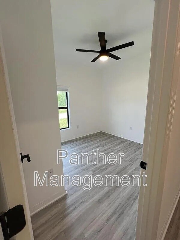 Foto del edificio - 1158 Melville Rd