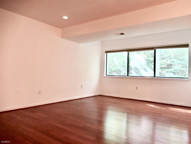 Building Photo - 2 br, 2 bath  - 8009 Greenspring Way Apt F