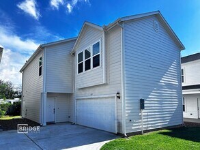 Building Photo - 111 Pecan Ln