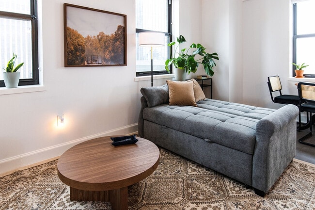 Foto del edificio - 758 N Broadway