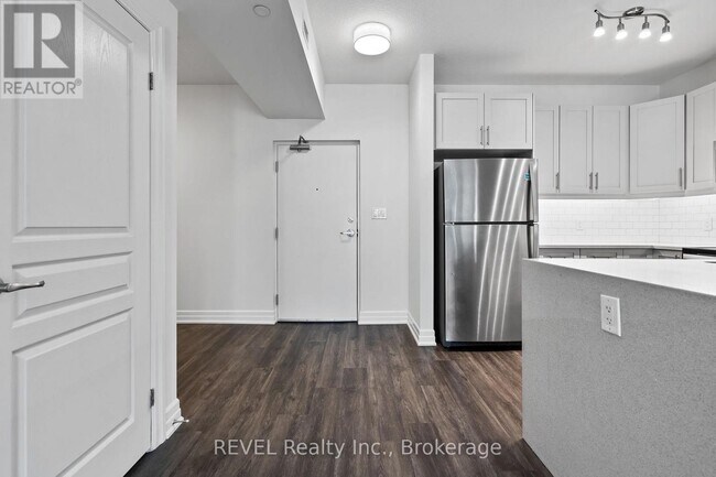 Building Photo - 212 Lakeport Rd