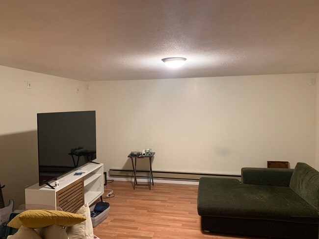 Building Photo - 2 Bedroom Condo Available for 6/1