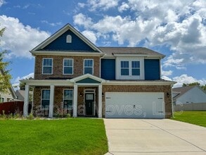 Building Photo - 400 Raleighwood Ln
