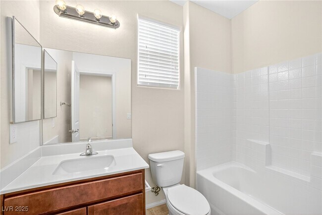 Building Photo - 2705 Holmes Creek Ct