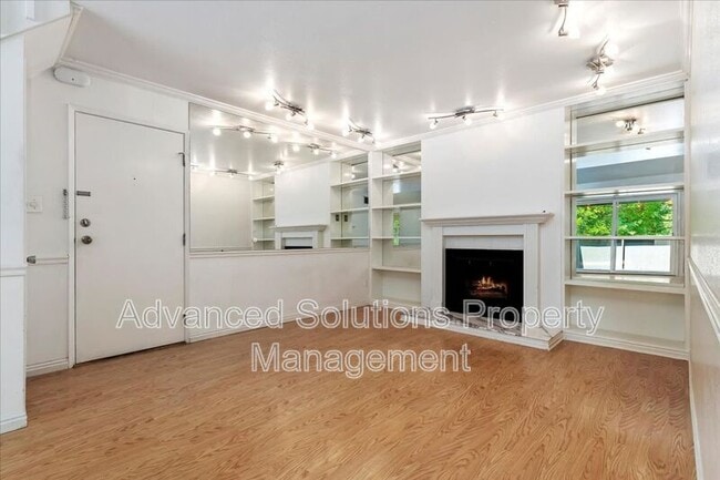 Foto del edificio - 1160 S Foothill Dr