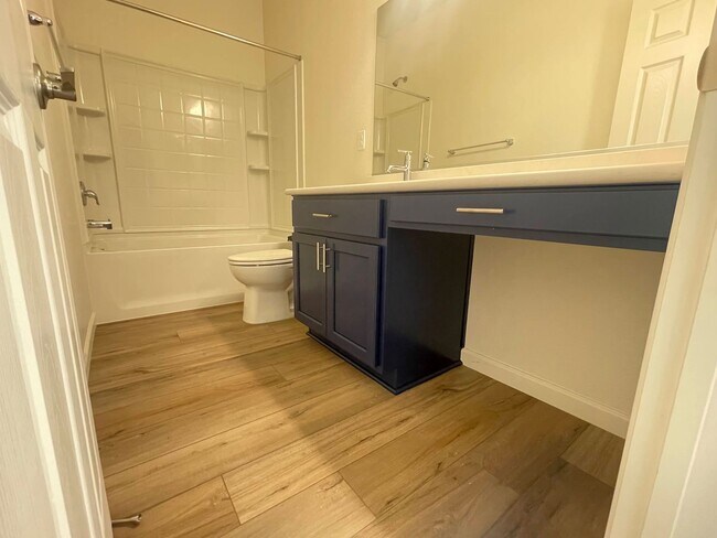 Building Photo - Modern 3 Bedroom, 2 Bath Home Built in 202...
