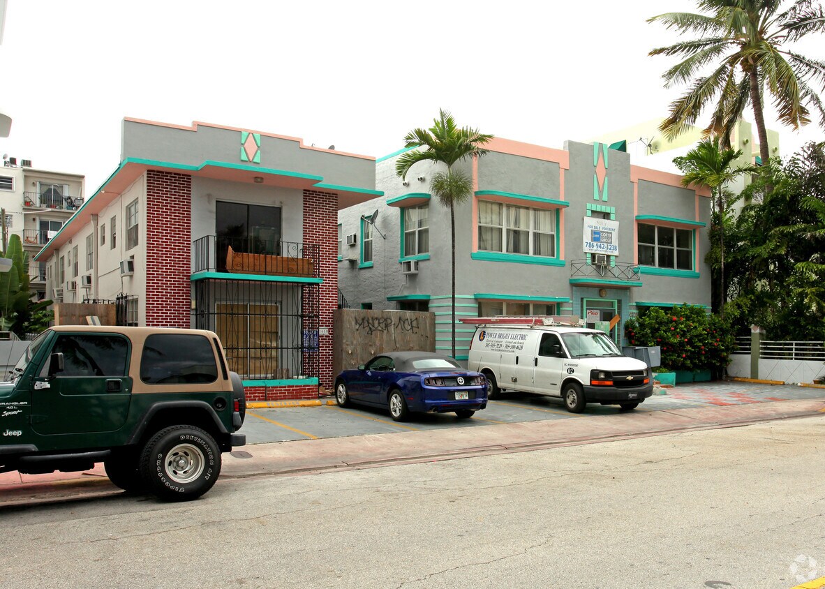 Primary Photo - Canterbury at Lincoln Road