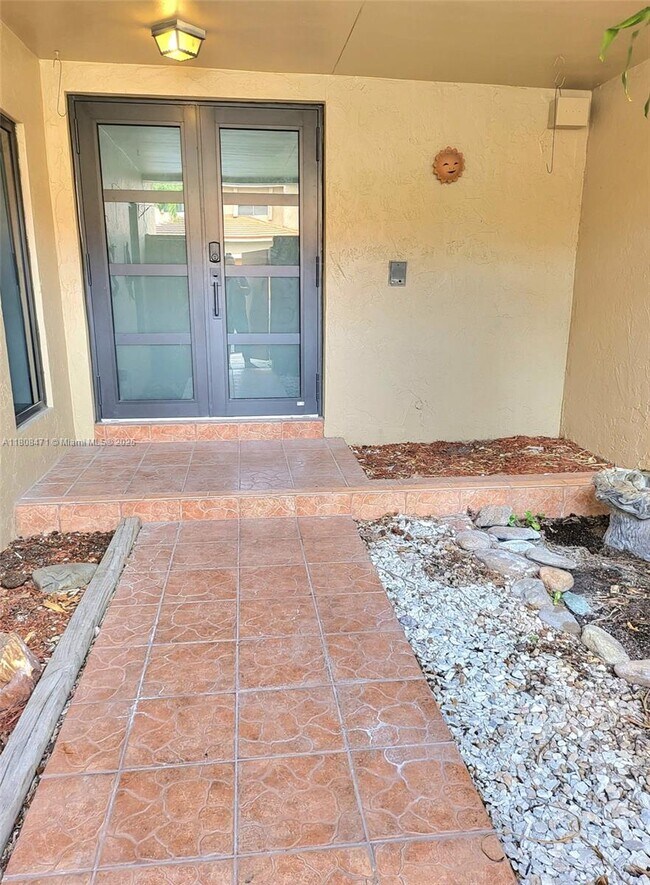 Foto del edificio - 19530 Cypress Ct