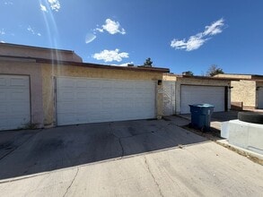 Building Photo - 1215 Mews Ln