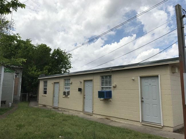 Building Photo - 2536 Conti St