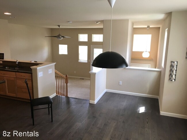 Building Photo - 2 br, 2.5 bath House - 1647 Venice Lane