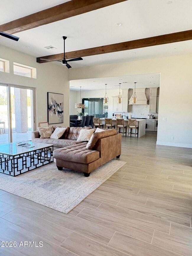 Foto del edificio - 6896 E Lomas Verdes Dr