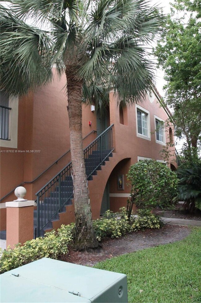 Building Photo - 8010 N Nob Hill Rd