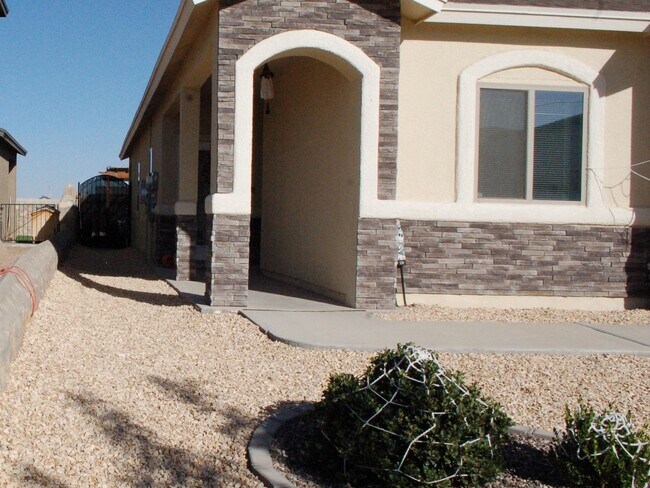 Foto del edificio - 3 Bedroom Single Family Home in El Paso