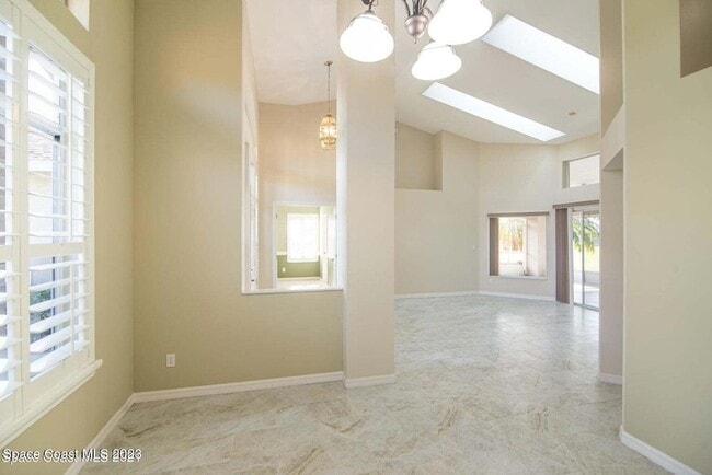 Building Photo - 475 Buttonwood Dr