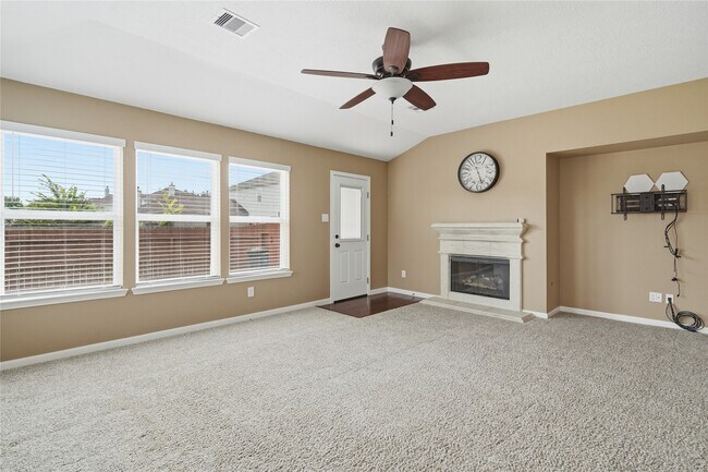 Building Photo - 2018 Leisure Ln