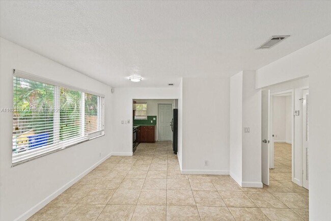 Foto del edificio - 880 SE 12th St