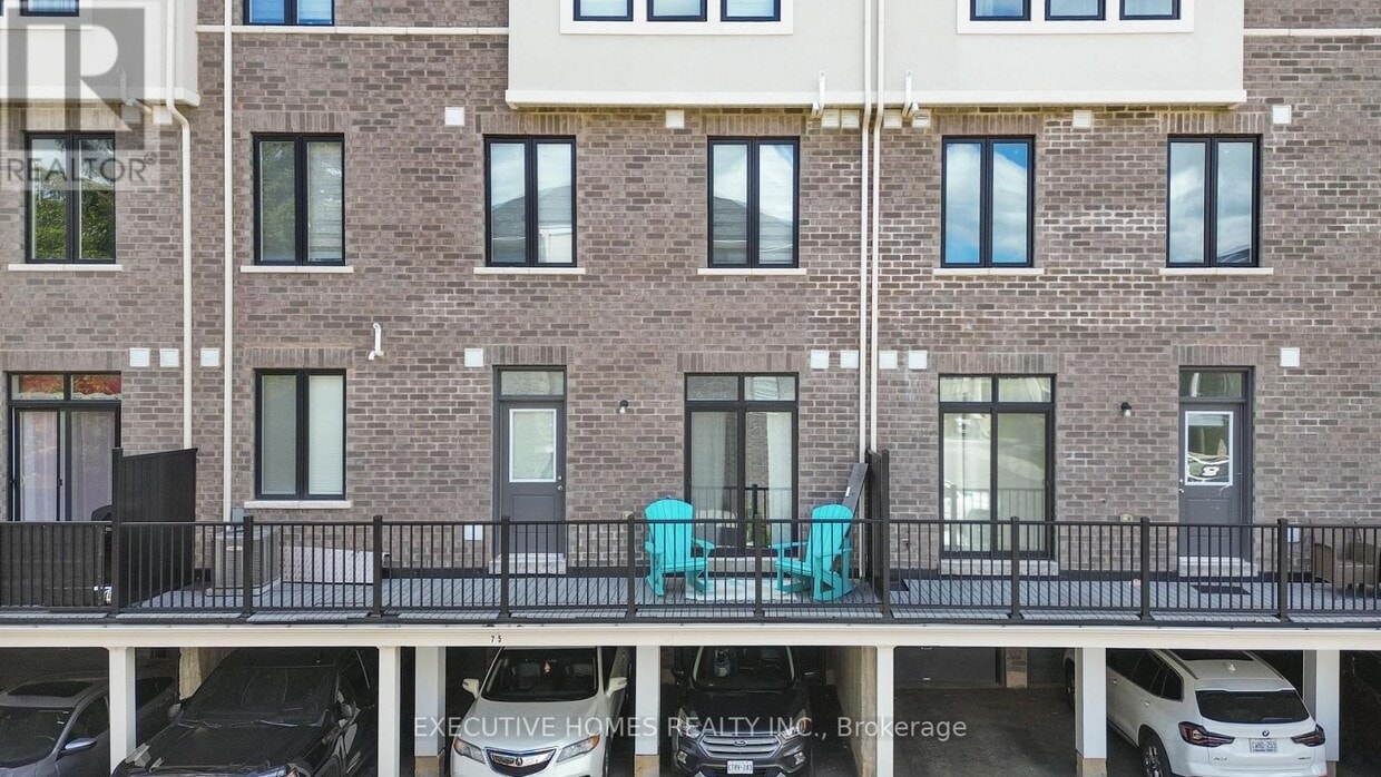 Primary Photo - 383-383 Dundas St E
