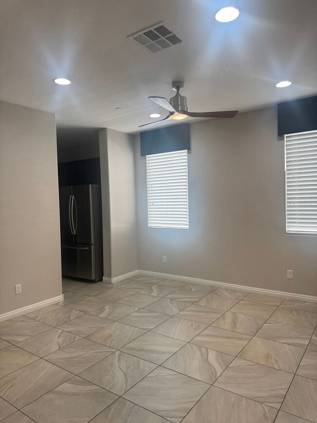 Building Photo - Gorgeous 3 Bed Single Story Home in Henderson - MOVE IN SPECIAL!!! 1/2 OFF 1ST MONTHS RENT OAC IF...