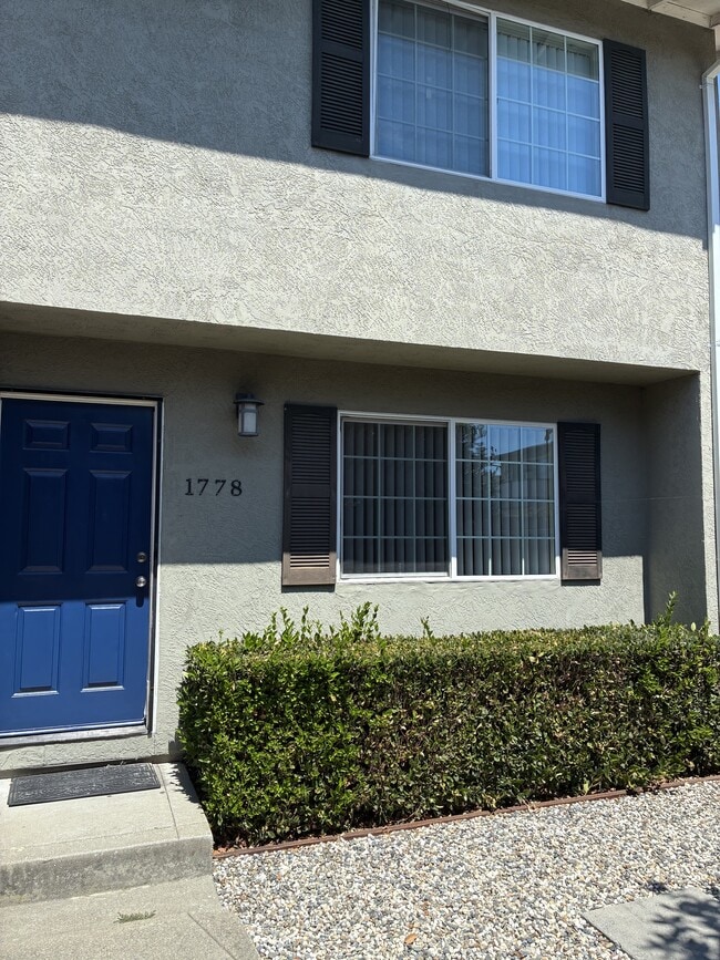 Building Photo - 1778 Oriole Ave