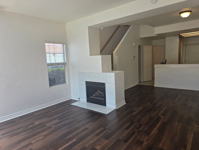 Building Photo - Gated Community~$2,595~ 2 Bed/2.5 Bath End Unit Townhome.