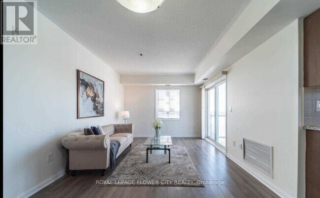 Building Photo - 70-370 Baycliffe Cres