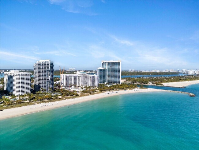 Foto del edificio - 10225 Collins Ave